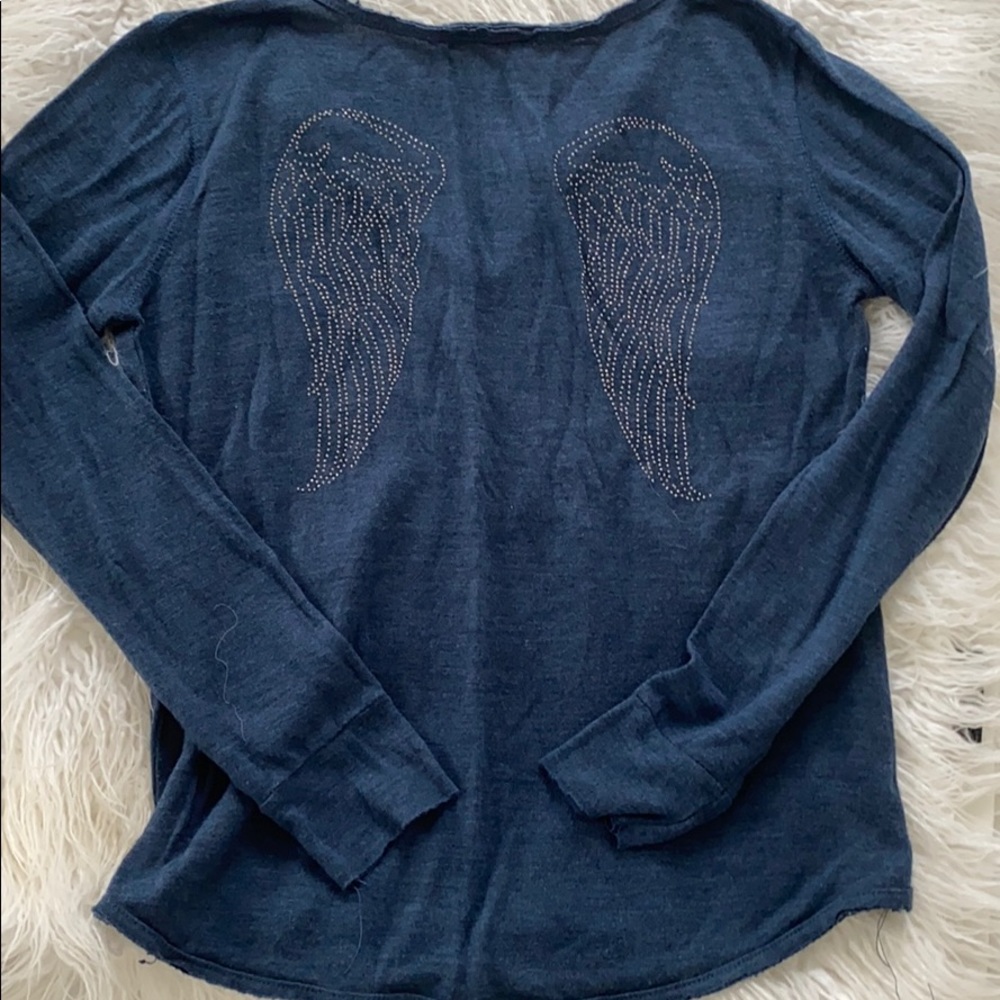 Studded Angel winged back denim blue buttonl/s tee
